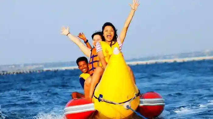 Banana Boat Wisata Bahari Lamongan