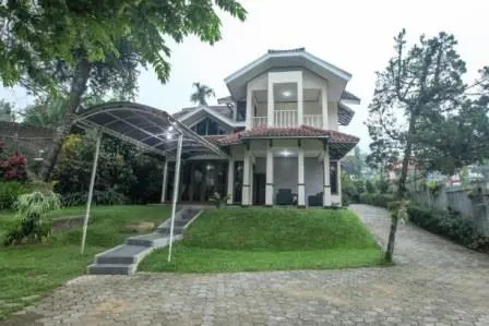 Literooms Villa Atikah Puncak Bogor