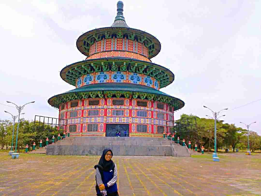 Berkunjung ke Pagoda Tian Ti