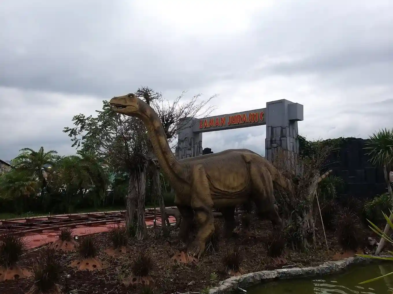 Wahana Dino Park