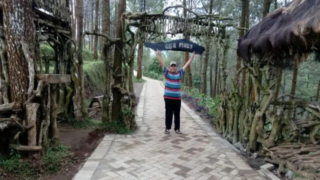 Berkunjung Ke Goa Pinus Taman Kelinci