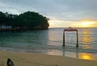 Harga Tiket Masuk Pantai Ngliyep