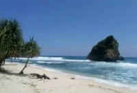 Harga Tiket Masuk Pantai Ngudel