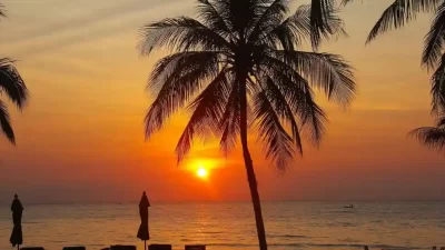 Sunset Di Pantai Pasir Panjang