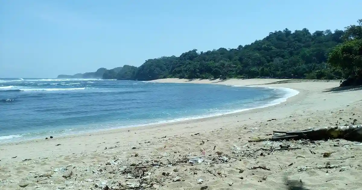 Tips Berkunjung ke Pantai Pasir Panjang Malang