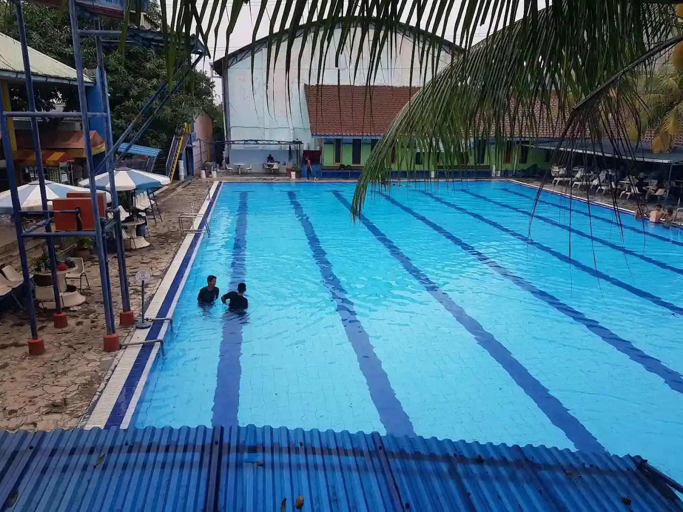 Berenang di Kolam Renang Bintang Sport Center