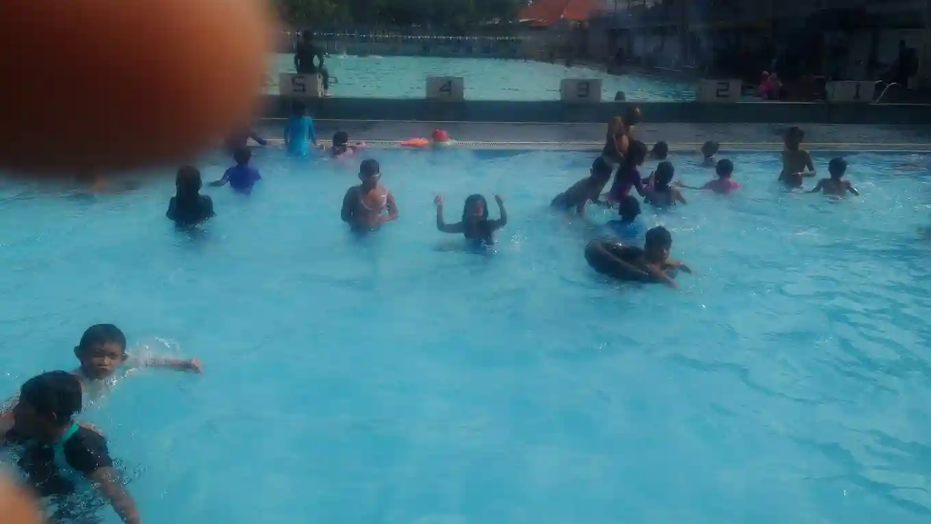 Berenang