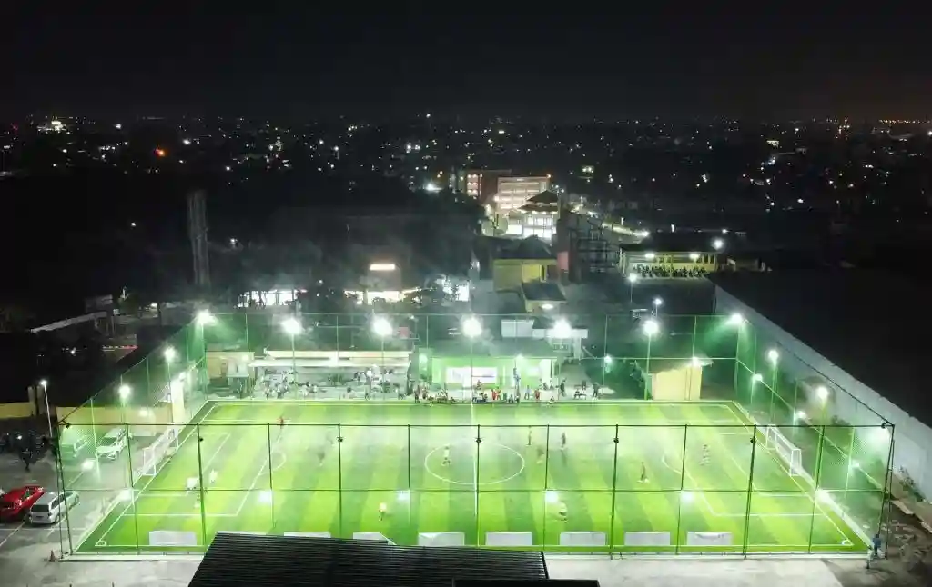 Bermain Sepakbola di Mini Soccer Rooftop Icon