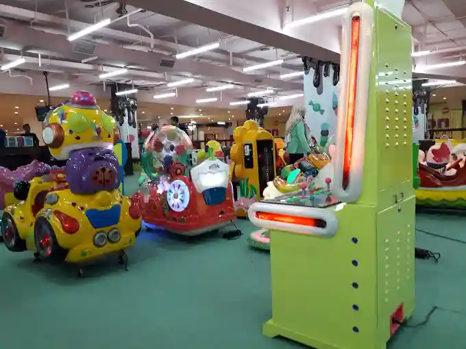Mengajak Anak Bermain di Playground