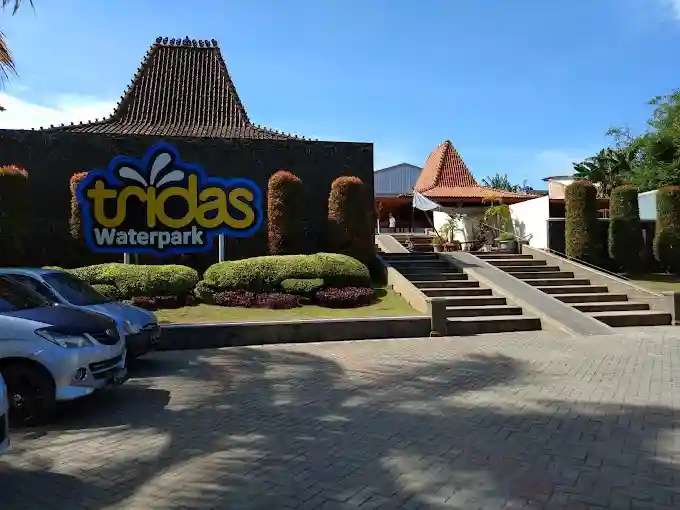 Tips Berkunjung ke Tridas Waterpark