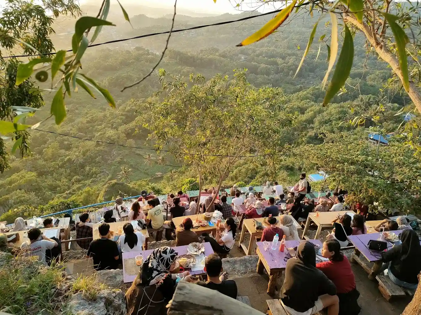 Tips Berkunjung ke Bukit Paralayang Watugupit